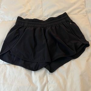 Lulemon tracker short mid rise 4” 10